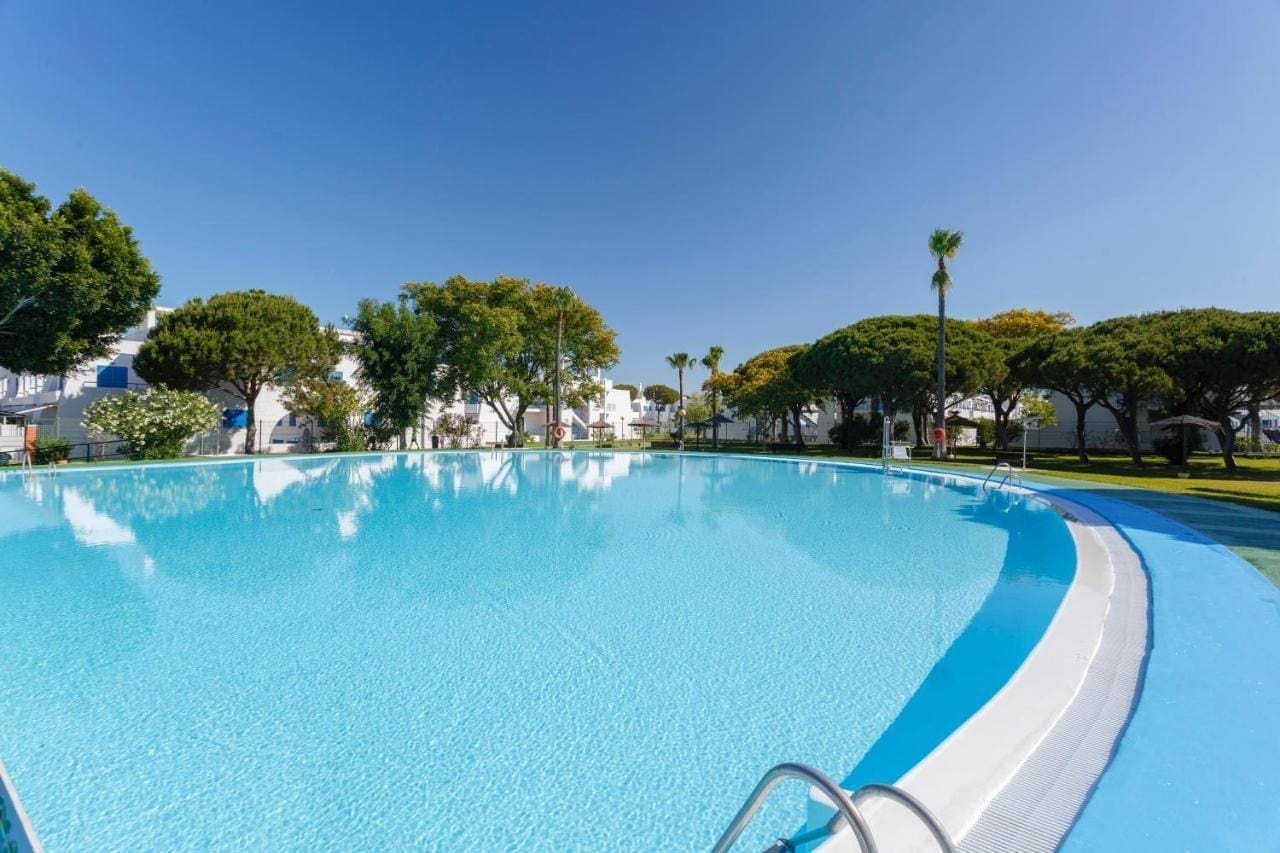 Almadraba Sancti Petri  Grupo DUNNA piscina